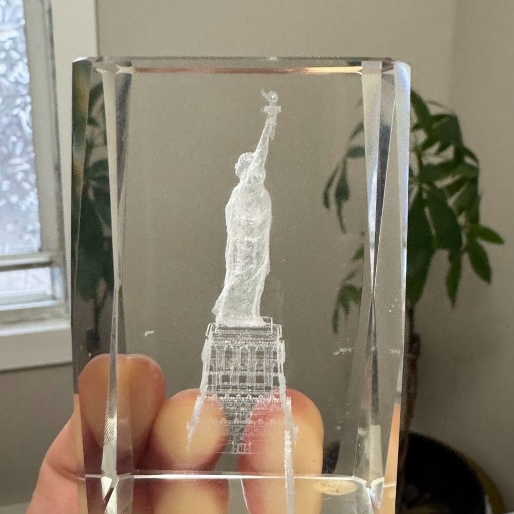 Vintage Glass Paperweight NYC Statue of Liberty  Vintage Collectible